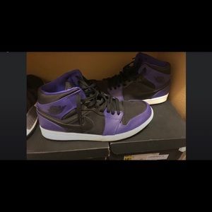High Top Nike Jordan’s Black and Purple